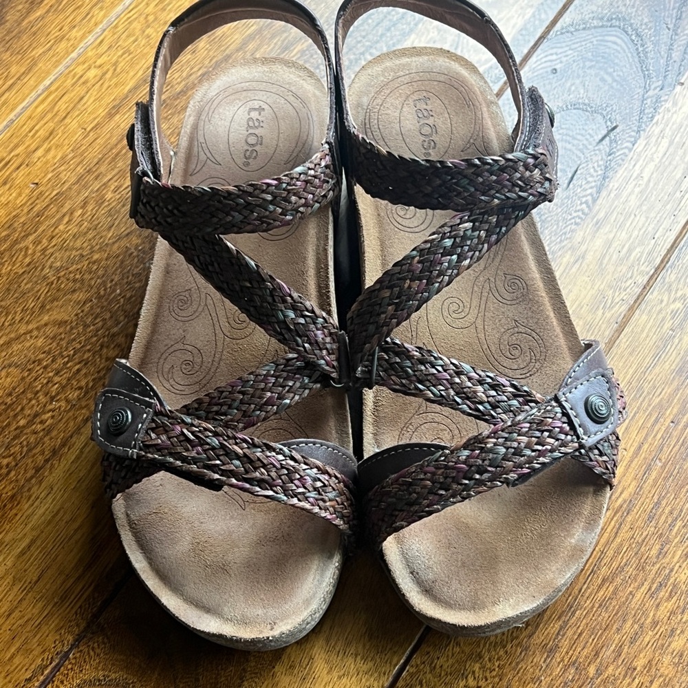 Taos Trulie Brown Strappy Sandals